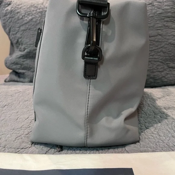 Away The Everywhere Bag with dust bag - Picture 6 of 11